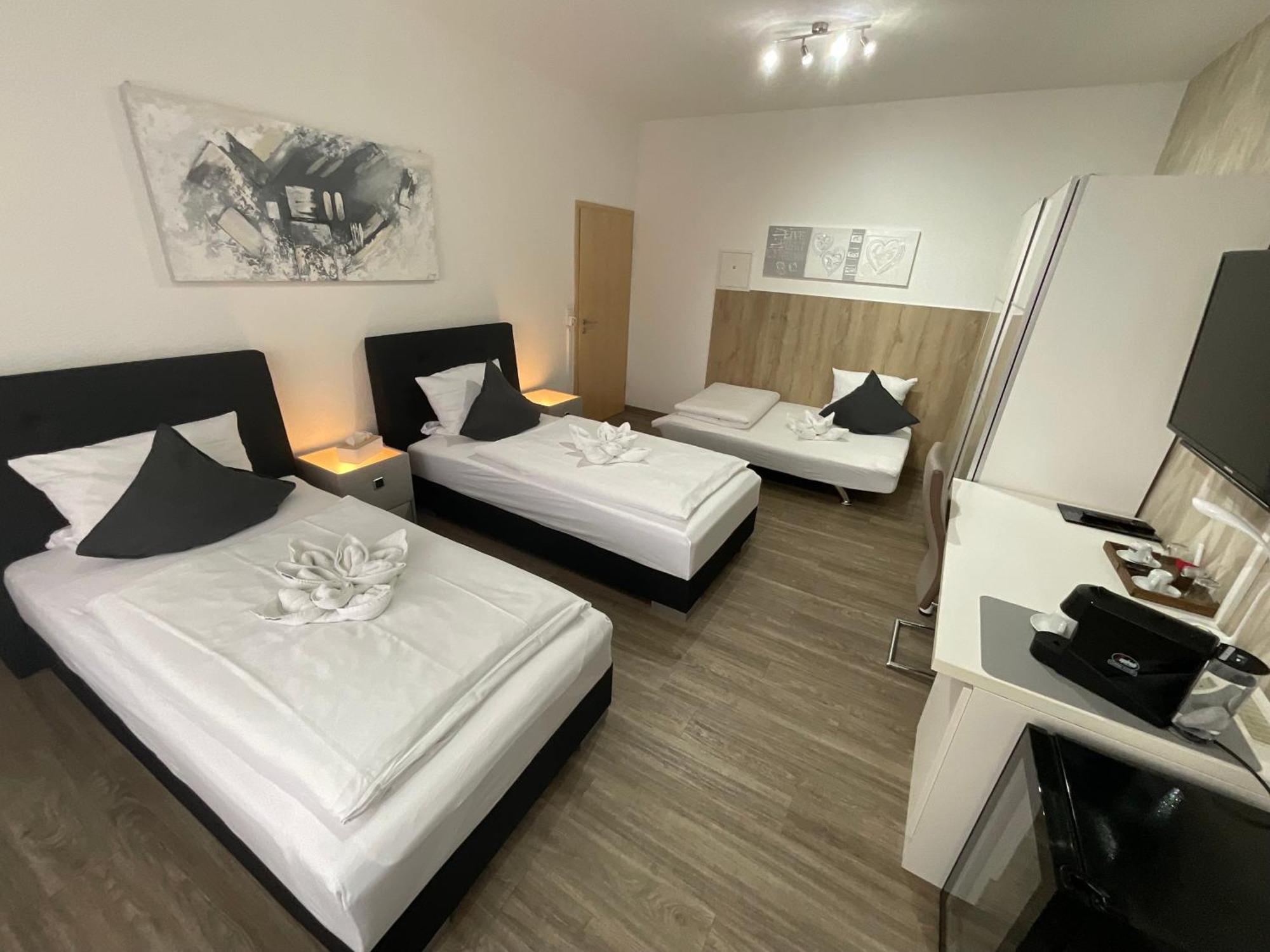 Гостевой дом Gaestehaus Wuerzburg 24h Estenfeld